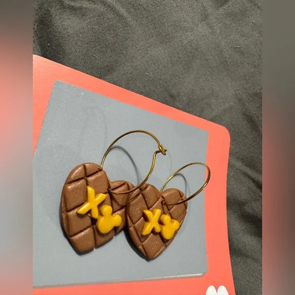 Disney Brown and Gold Heart Mickey dangle clay Earrings - Picture 2 of 2